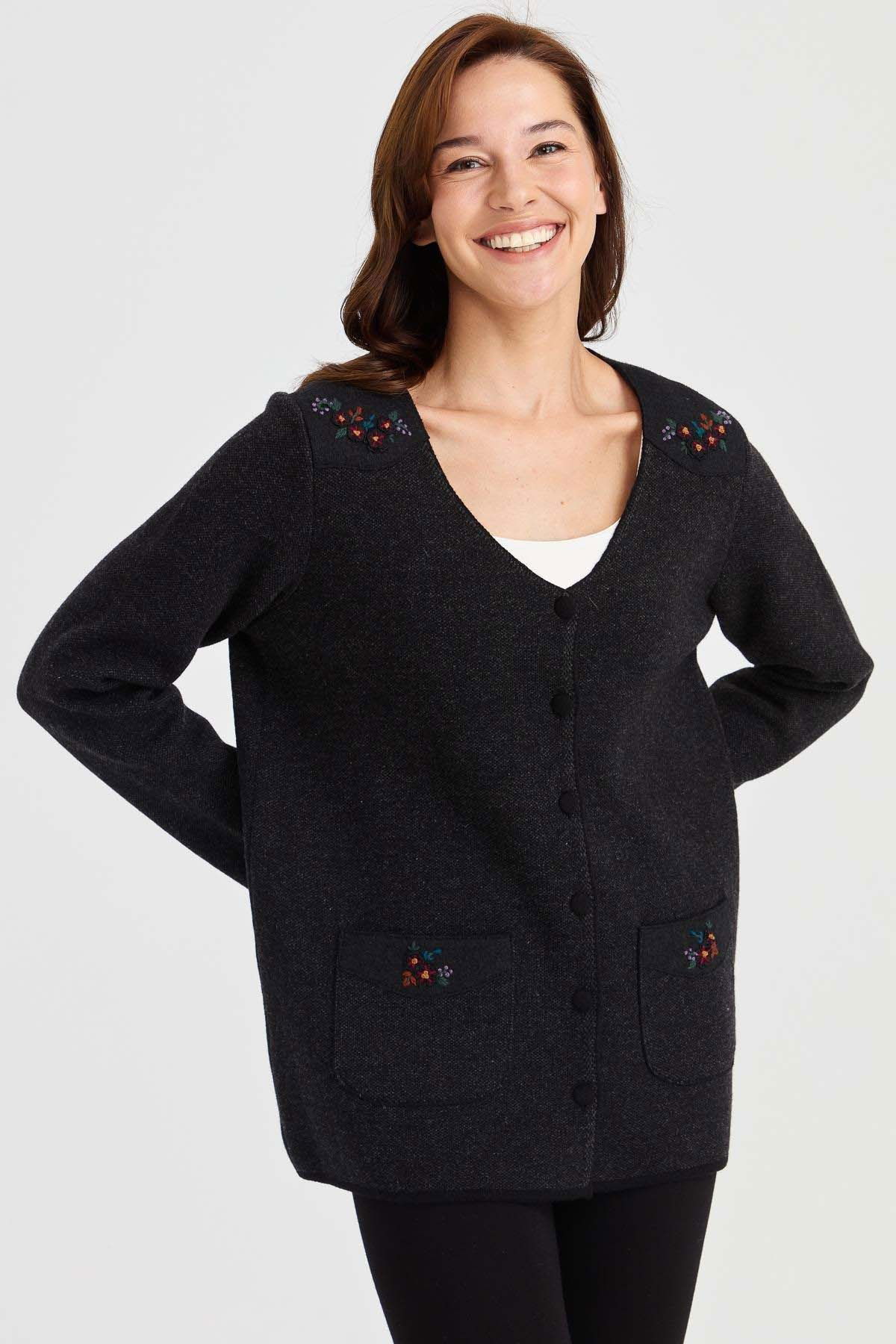 Desen Triko Kadın V Yaka Omzu ve Cebi Keçe İşlemeli Yün Ceket 23009 Siyah - 1