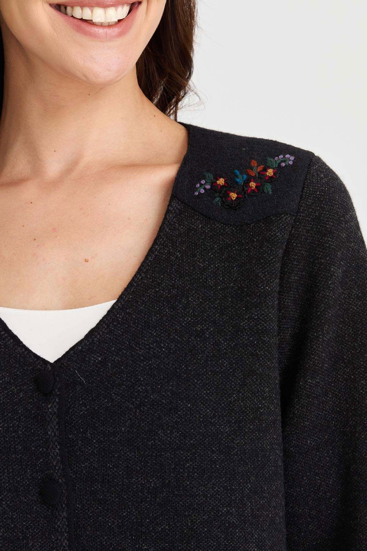 Desen Triko Kadın V Yaka Omzu ve Cebi Keçe İşlemeli Yün Ceket 23009 Siyah - 3