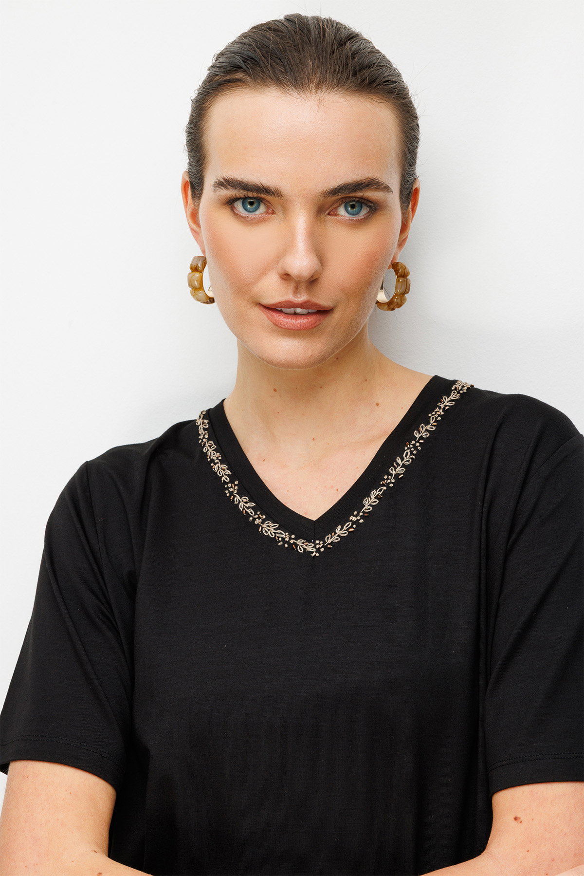 Desen Triko Kadın V Yaka Yaka Kenarı İşlemeli Penye T-Shirt 26704 Siyah - 2