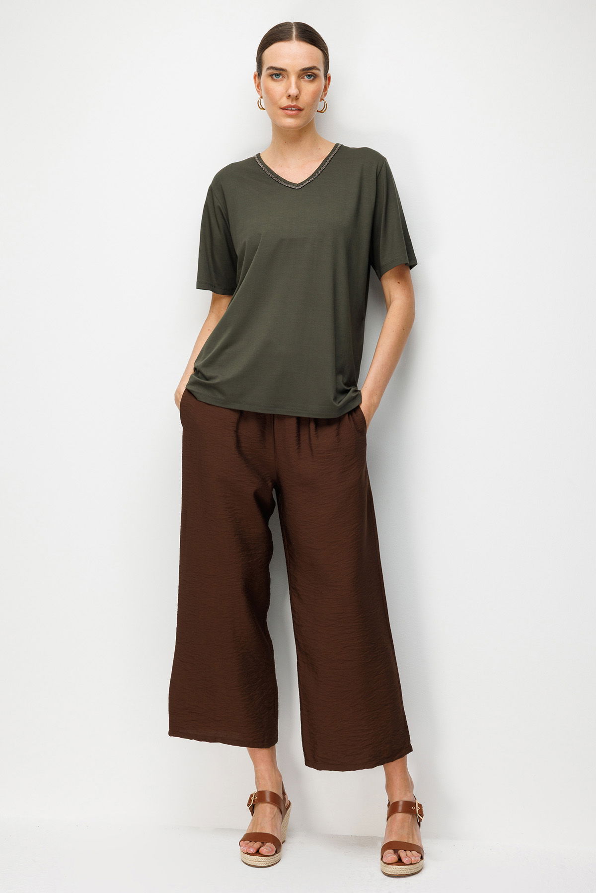 Desen Triko Kadın V Yaka Yaka Kenarı Zincirli Penye T-Shirt 26707 Haki - 2