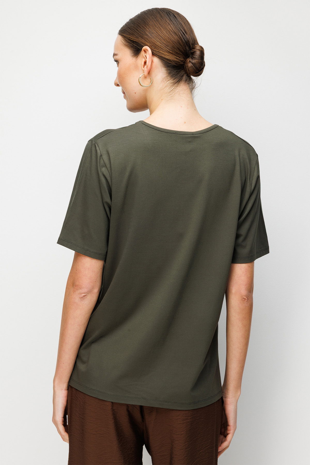 Desen Triko Kadın V Yaka Yaka Kenarı Zincirli Penye T-Shirt 26707 Haki - 4