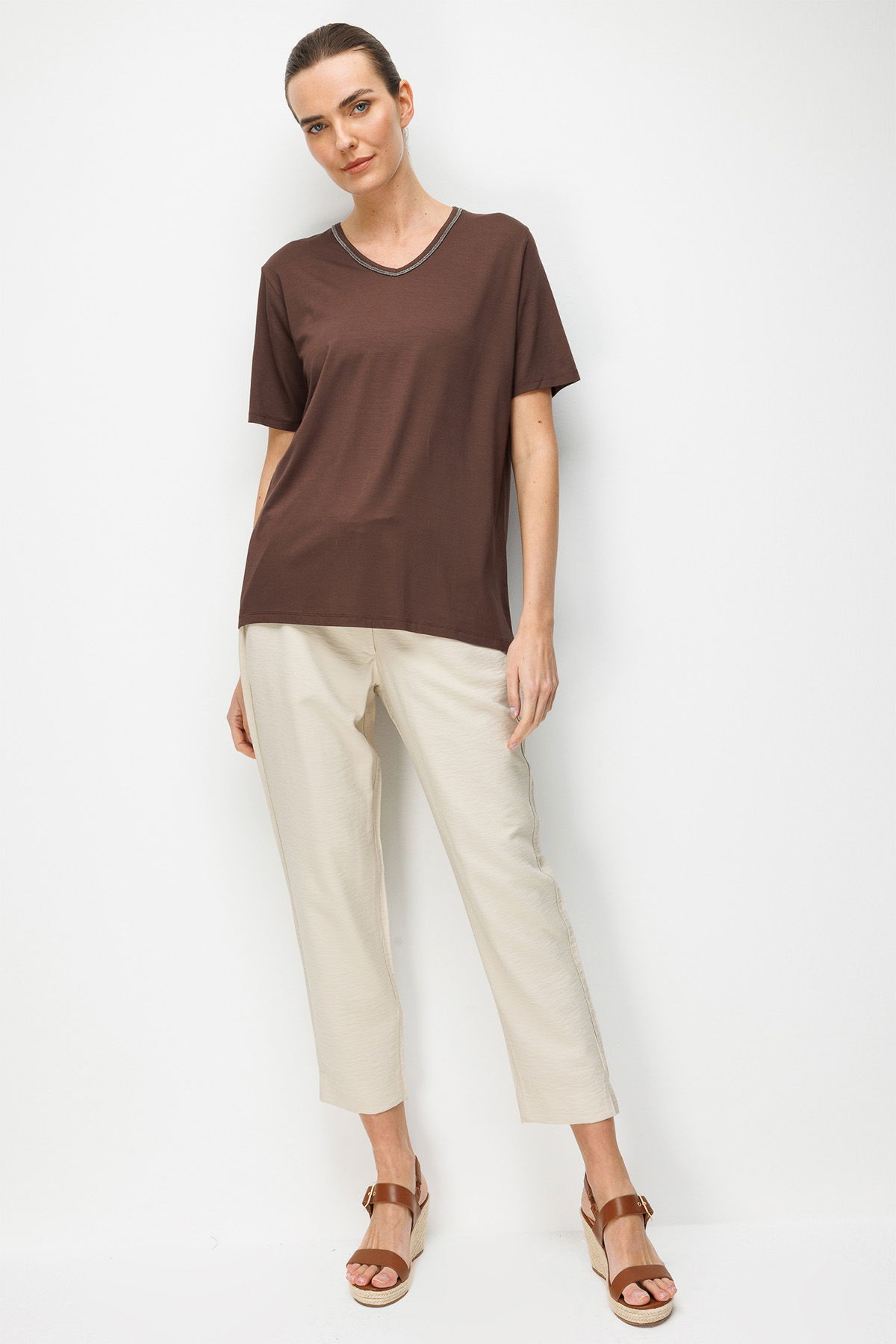 Desen Triko Kadın V Yaka Yaka Kenarı Zincirli Penye T-Shirt 26707 Kahverengi - 2