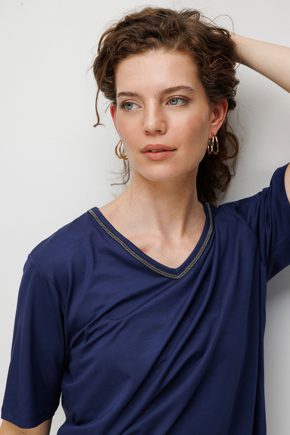 Desen Triko Kadın V Yaka Yaka Kenarı Zincirli Penye T-Shirt 26707 Lacivert - 2