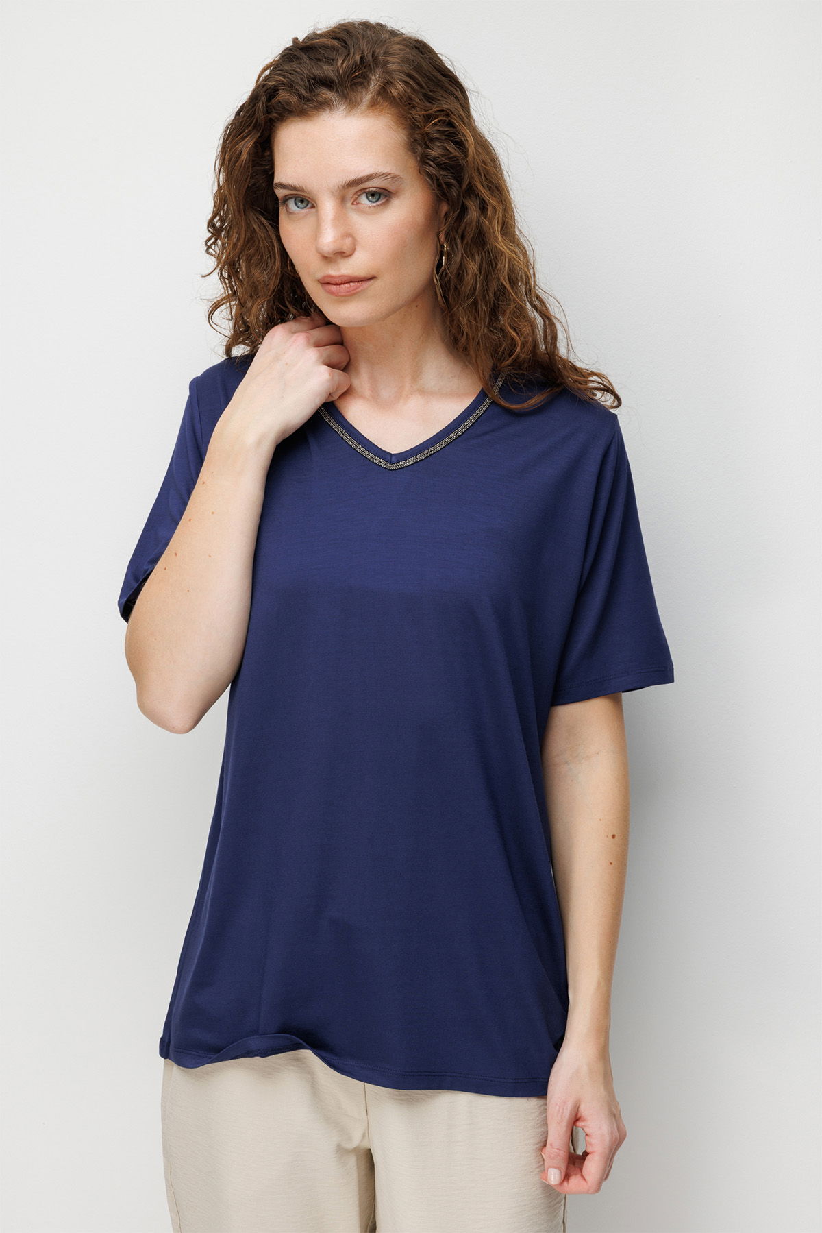 Desen Triko Kadın V Yaka Yaka Kenarı Zincirli Penye T-Shirt 26707 Lacivert - 3