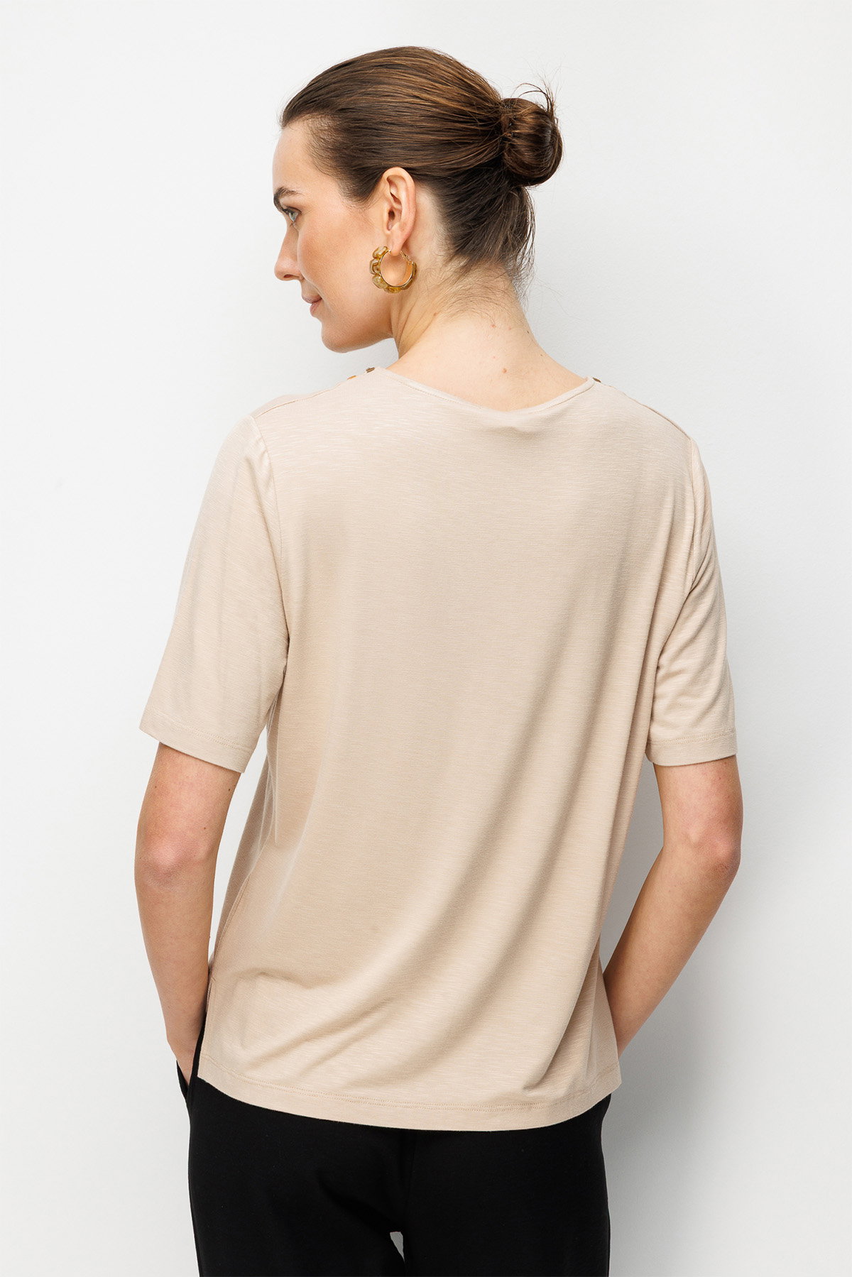 Desen Triko Kadın V Yaka Yakası İki Renkli İşlemeli Taşlı Penye T-Shirt 26844 Bej - 4
