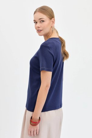 Desen Triko Kadın V Yaka Yakası Nakışlı Pamuklu T-Shirt KMY24006 Lacivert - 4