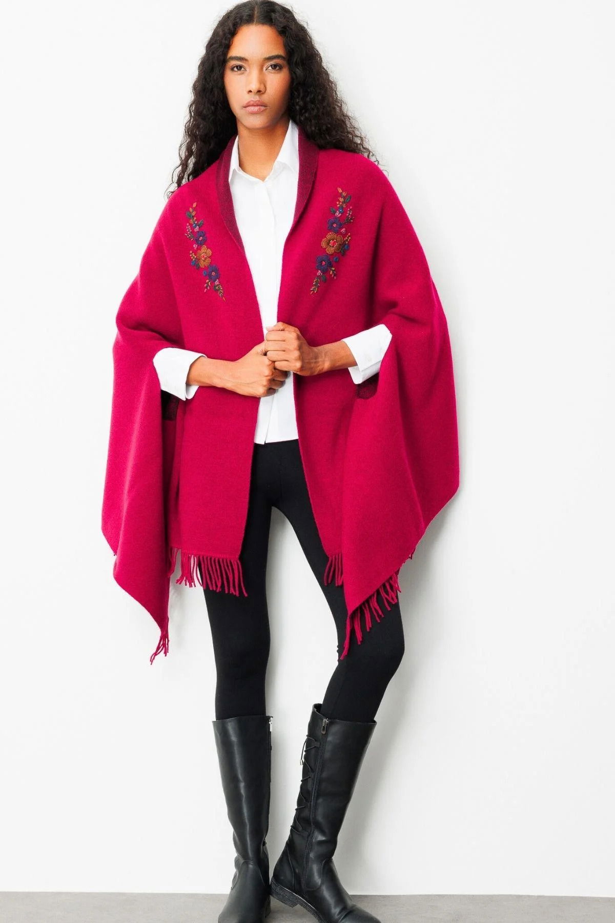 Desen Triko Kadın Yakası İşlemeli Koldan Geçmeli Büyük Yün Panço 25060 K.Kırmızı - 1