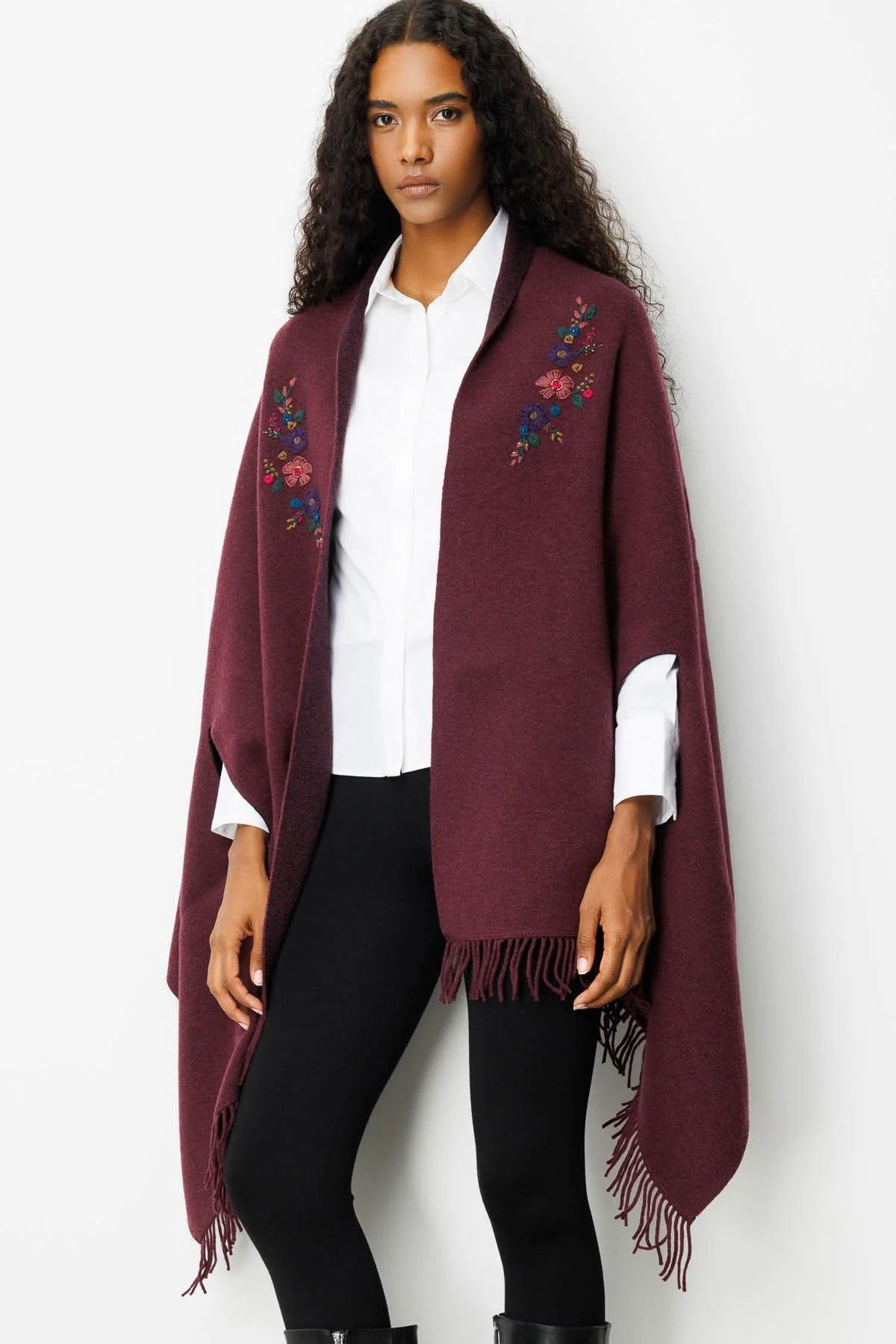 Desen Triko Kadın Yakası İşlemeli Koldan Geçmeli Büyük Yün Panço 25060 K.Mürdüm - 2