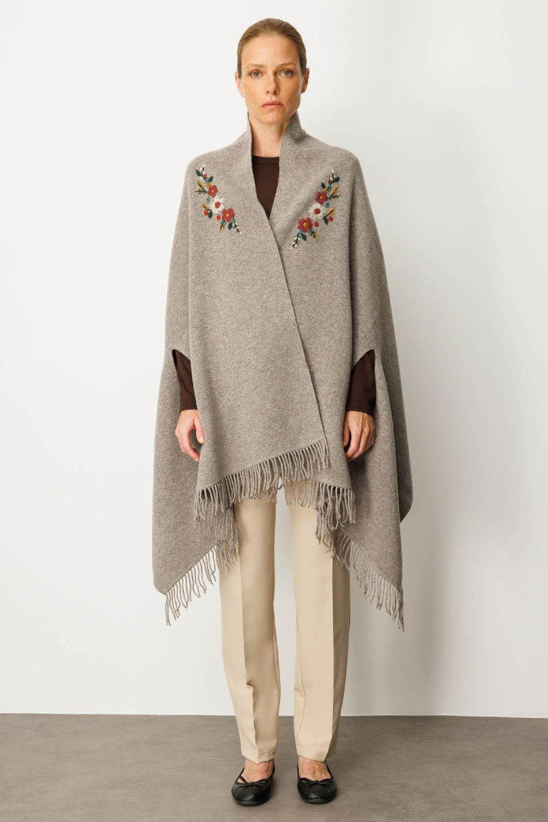 Desen Triko Kadın Yakası İşlemeli Koldan Geçmeli Büyük Yün Panço 25060 Vizon - 3