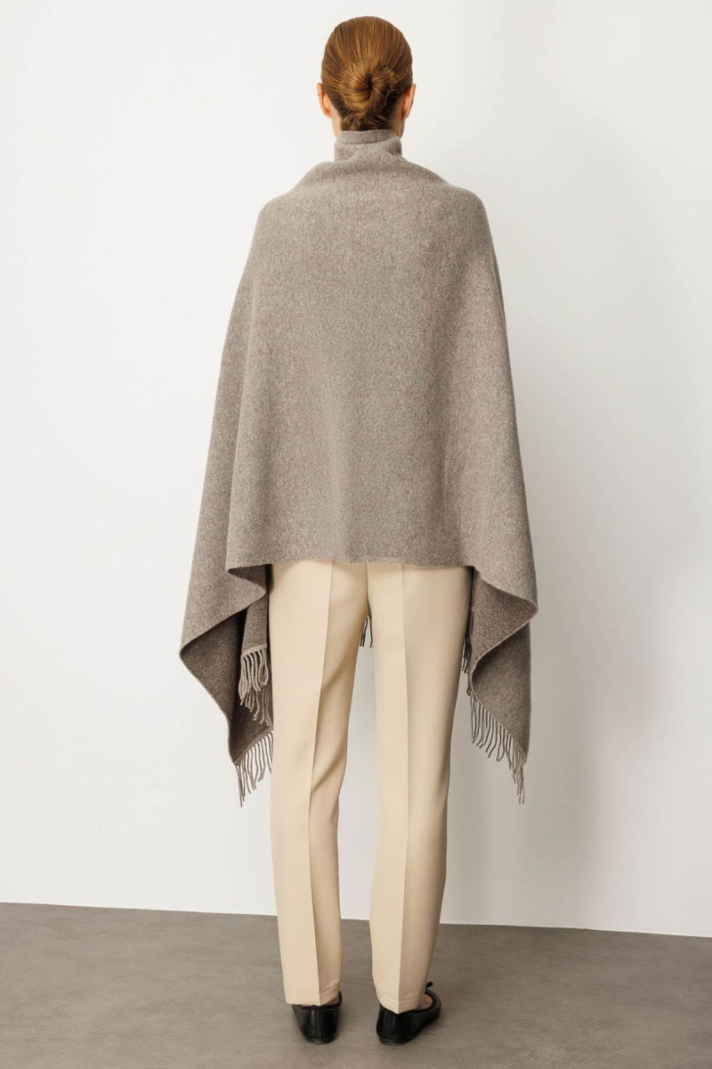 Desen Triko Kadın Yakası İşlemeli Koldan Geçmeli Büyük Yün Panço 25060 Vizon - 4