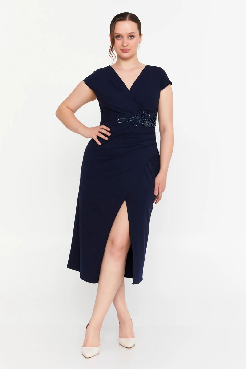 Doridorca Kadın Büyük Beden Kruvaze Beli Taş Detaylı Kısa Kol Midi Abiye Elbise 7023 Lacivert - Doridorca