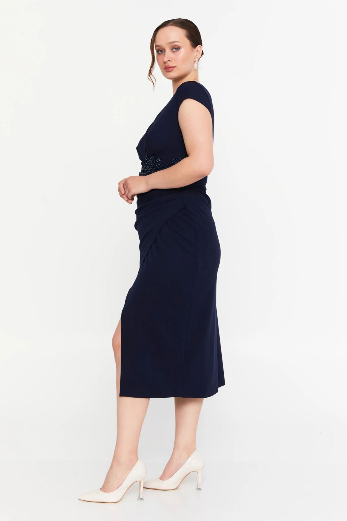 Doridorca Kadın Büyük Beden Kruvaze Beli Taş Detaylı Kısa Kol Midi Abiye Elbise 7023 Lacivert - 2