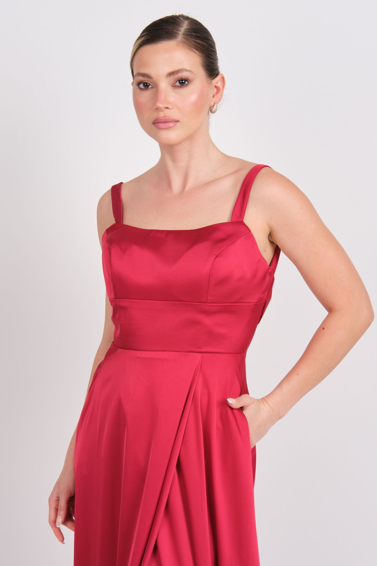 Doridorca Kadın Kare Yaka Sırt Detaylı Maxi Boy Saten Abiye Elbise 7089 Bordo - 3