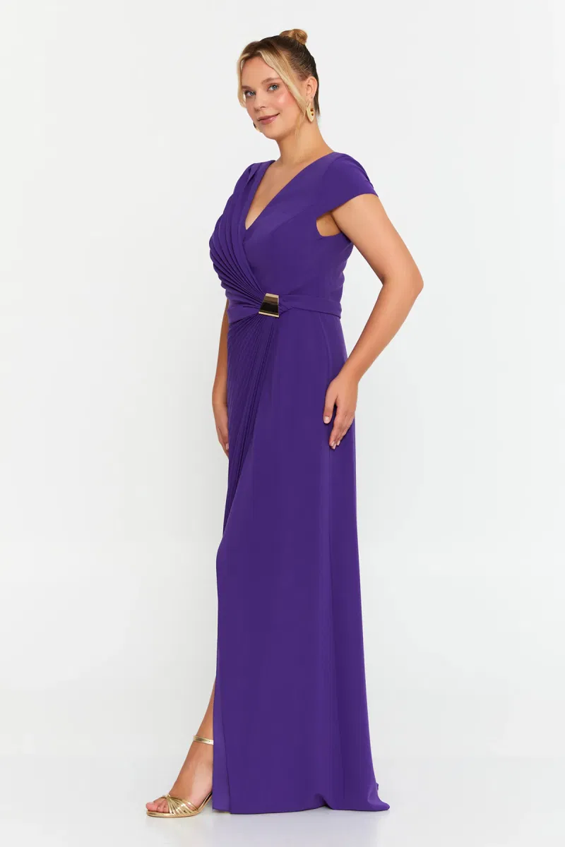 Doridorca Kadın Kruvaze Yaka Pilise Detaylı Geniş Beden Aralıklı Uzun Abiye Elbise 7135 Mor - 2