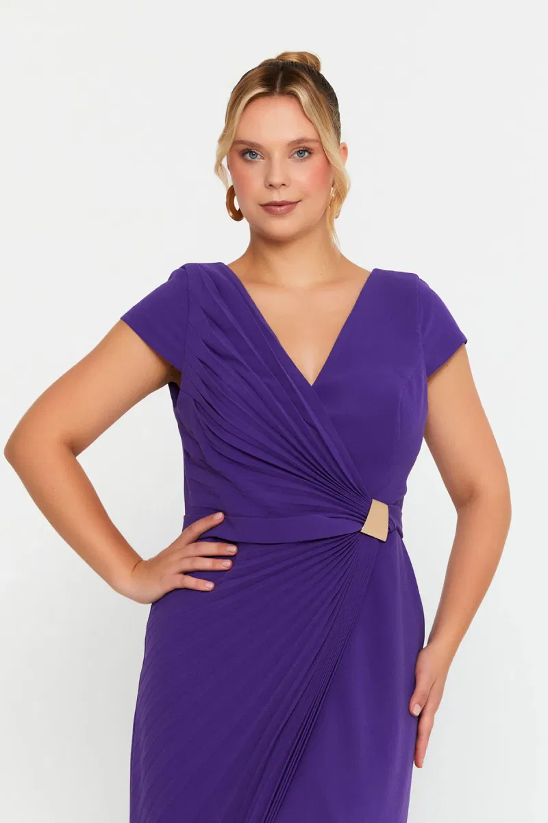 Doridorca Kadın Kruvaze Yaka Pilise Detaylı Geniş Beden Aralıklı Uzun Abiye Elbise 7135 Mor - 3