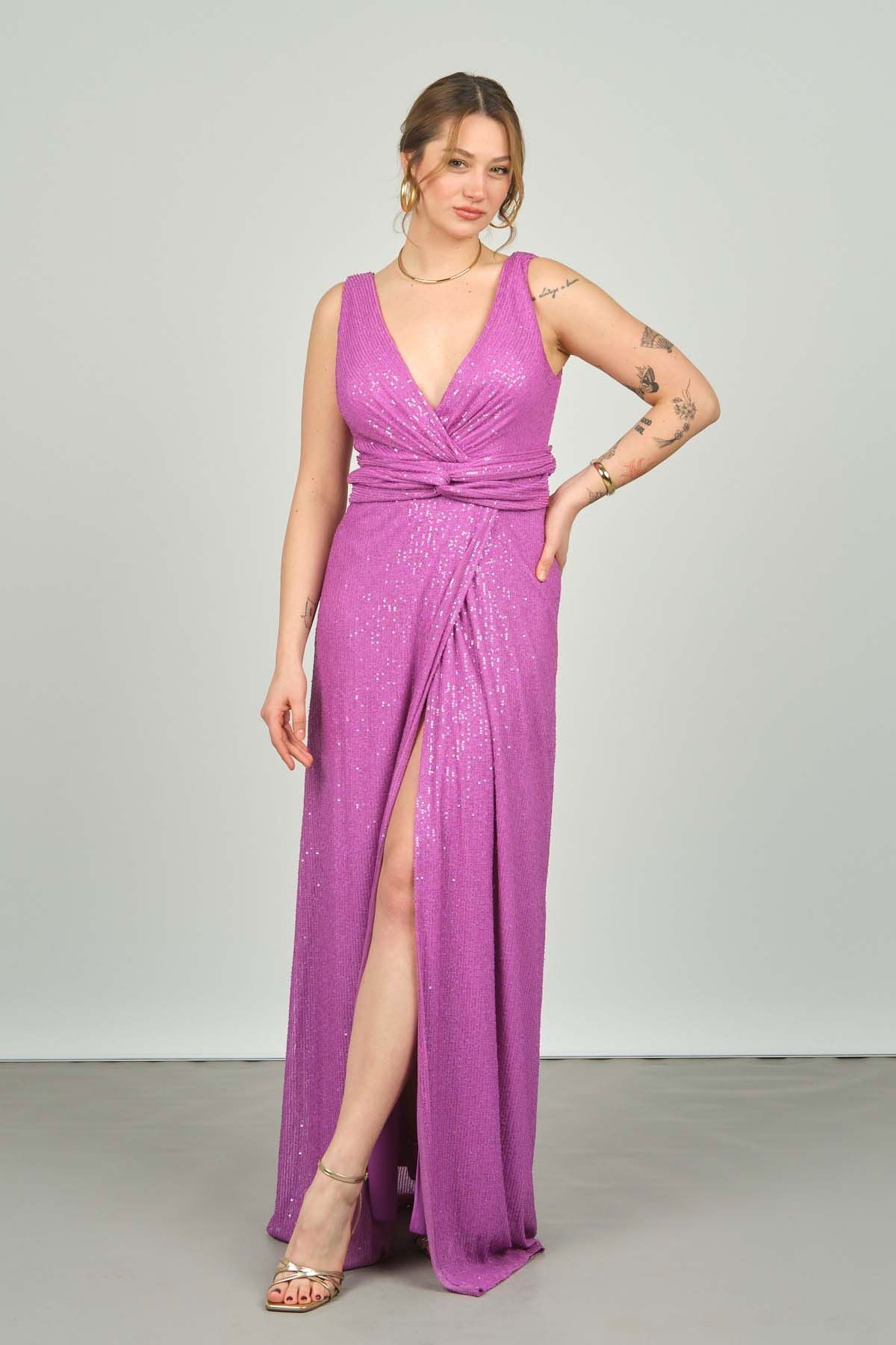 Doridorca Kadın Ön ve Arka V Yaka Pullu Derin Yırtmaçlı Uzun Abiye Elbise 5035 Erguvan - 1