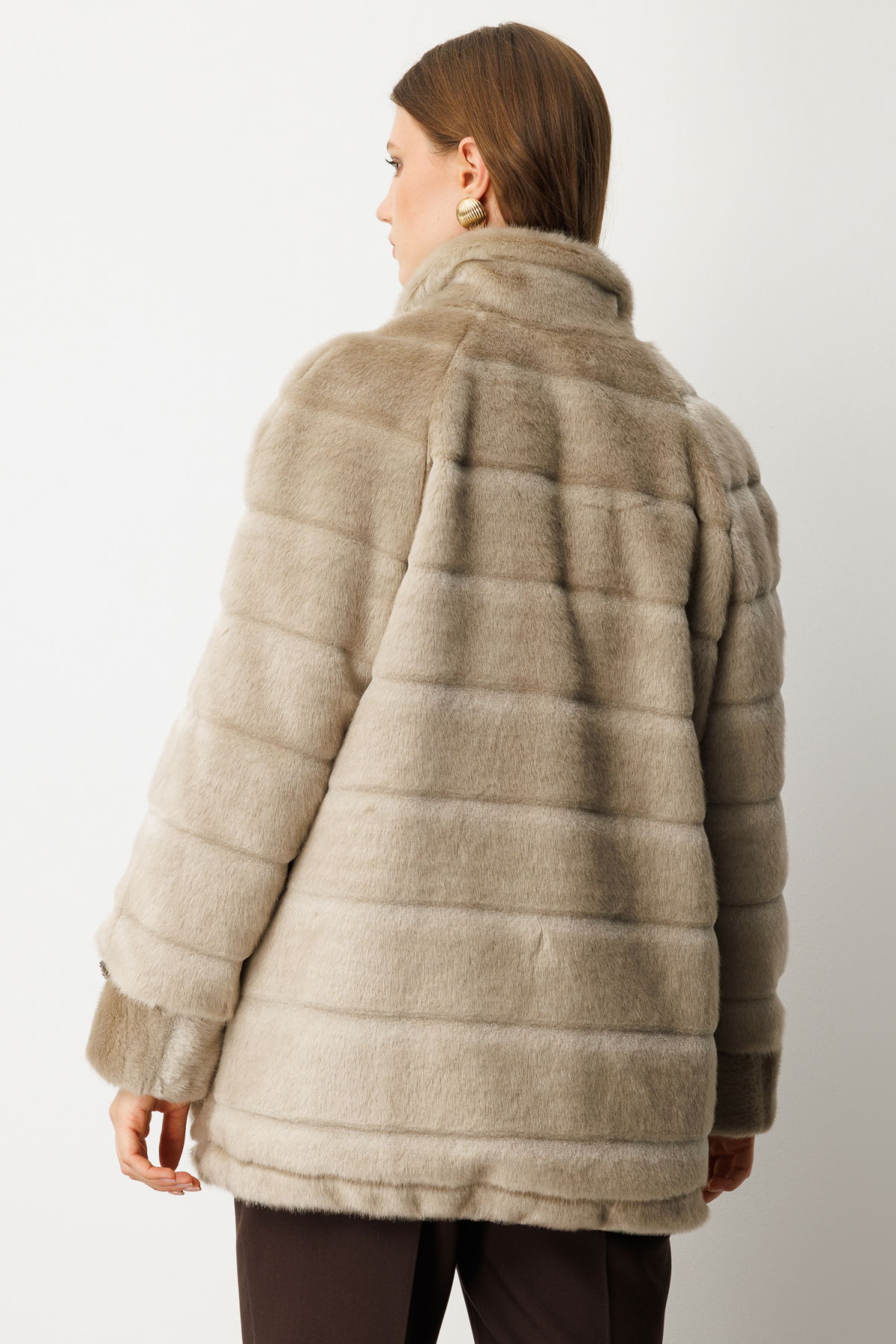 Ekol Kadın Büyük Beden Metal Aksesuarlı Peluş Kaban 6305 Vizon - 5