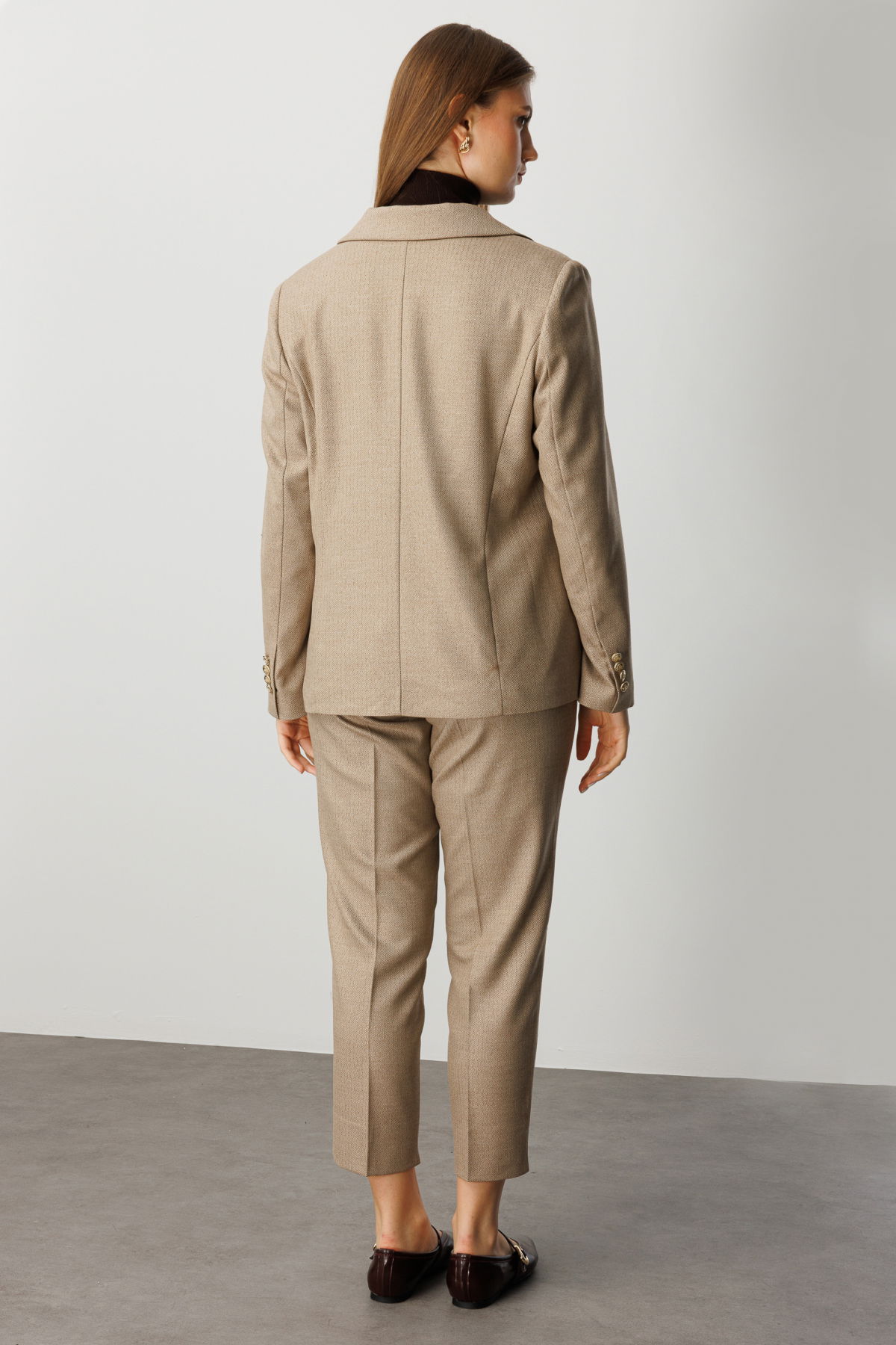 Ekol Kadın Büyük Beden Omzu Vatkalı Süs Düğmeli Ceket 5533 Camel - 4