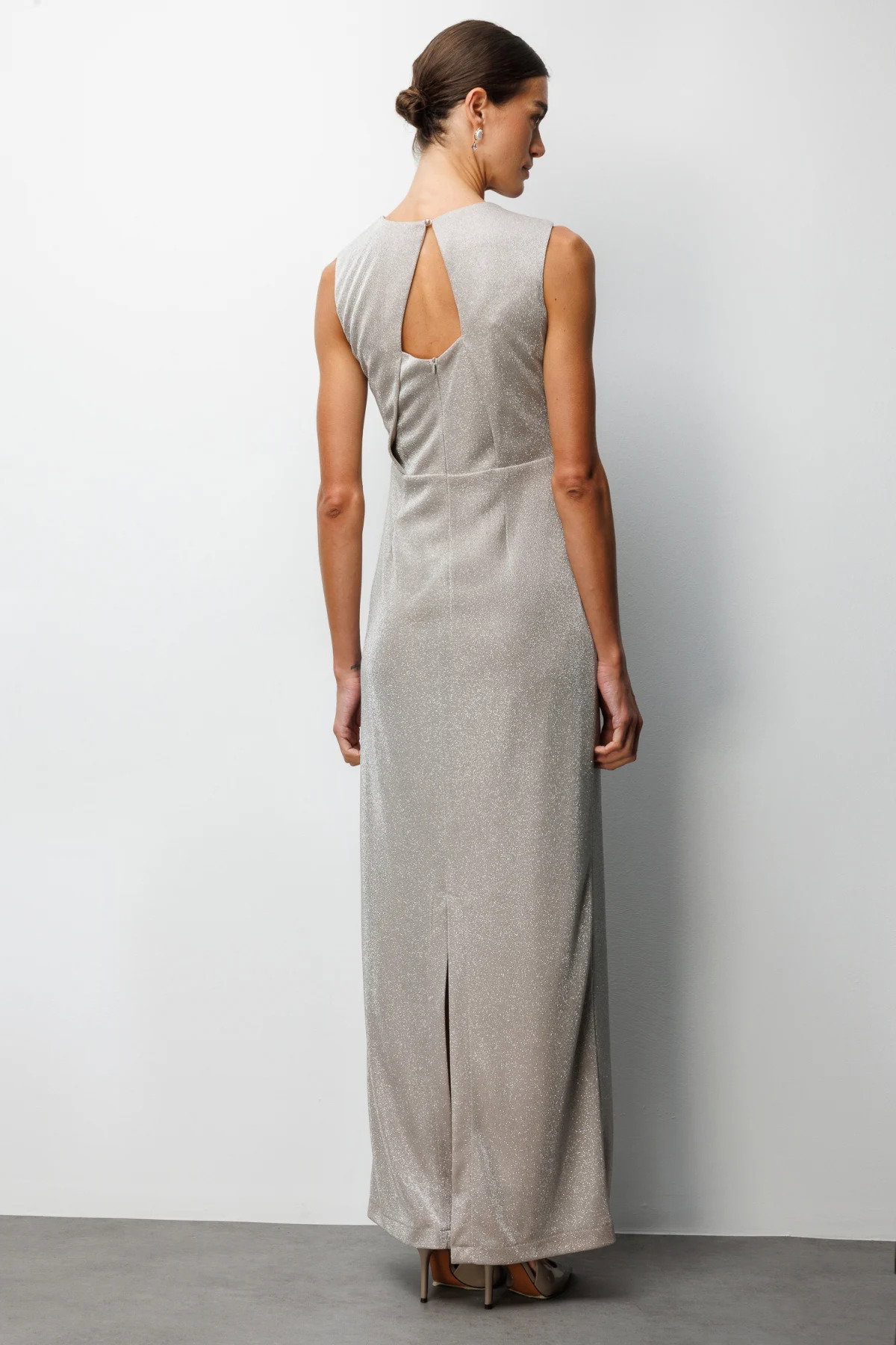 Ekol Kadın Büzgü Detaylı Sırt Dekolteli Simli Abiye Elbise 6094 Bej - 4