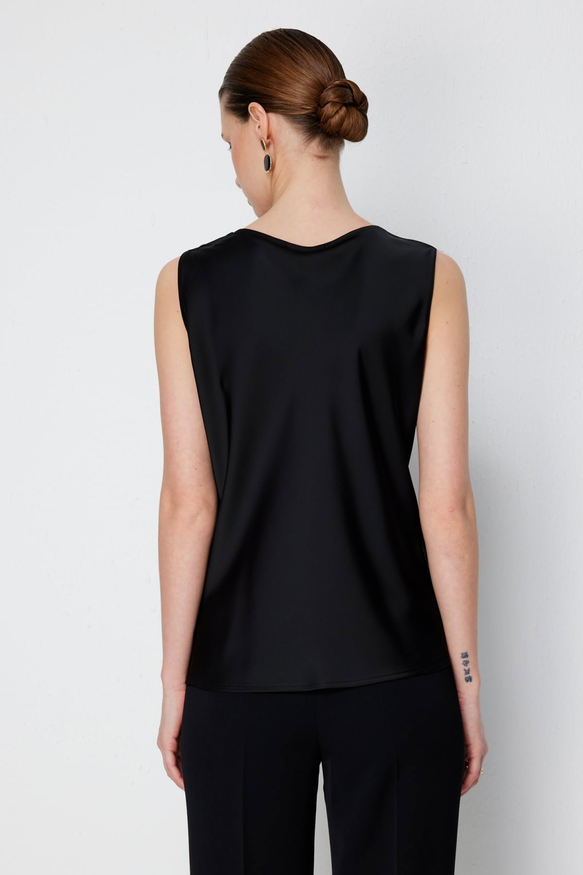 Ekol Kadın Degaje Yaka Kolsuz Bluz 2014 Siyah - 5