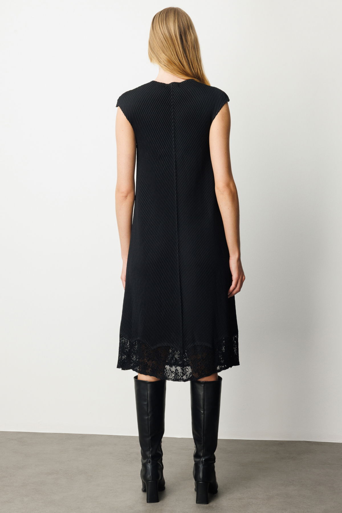 Ekol Kadın Eteği Dantel Detaylı Akordiyon Kumaş Elbise 5903 Siyah - 4