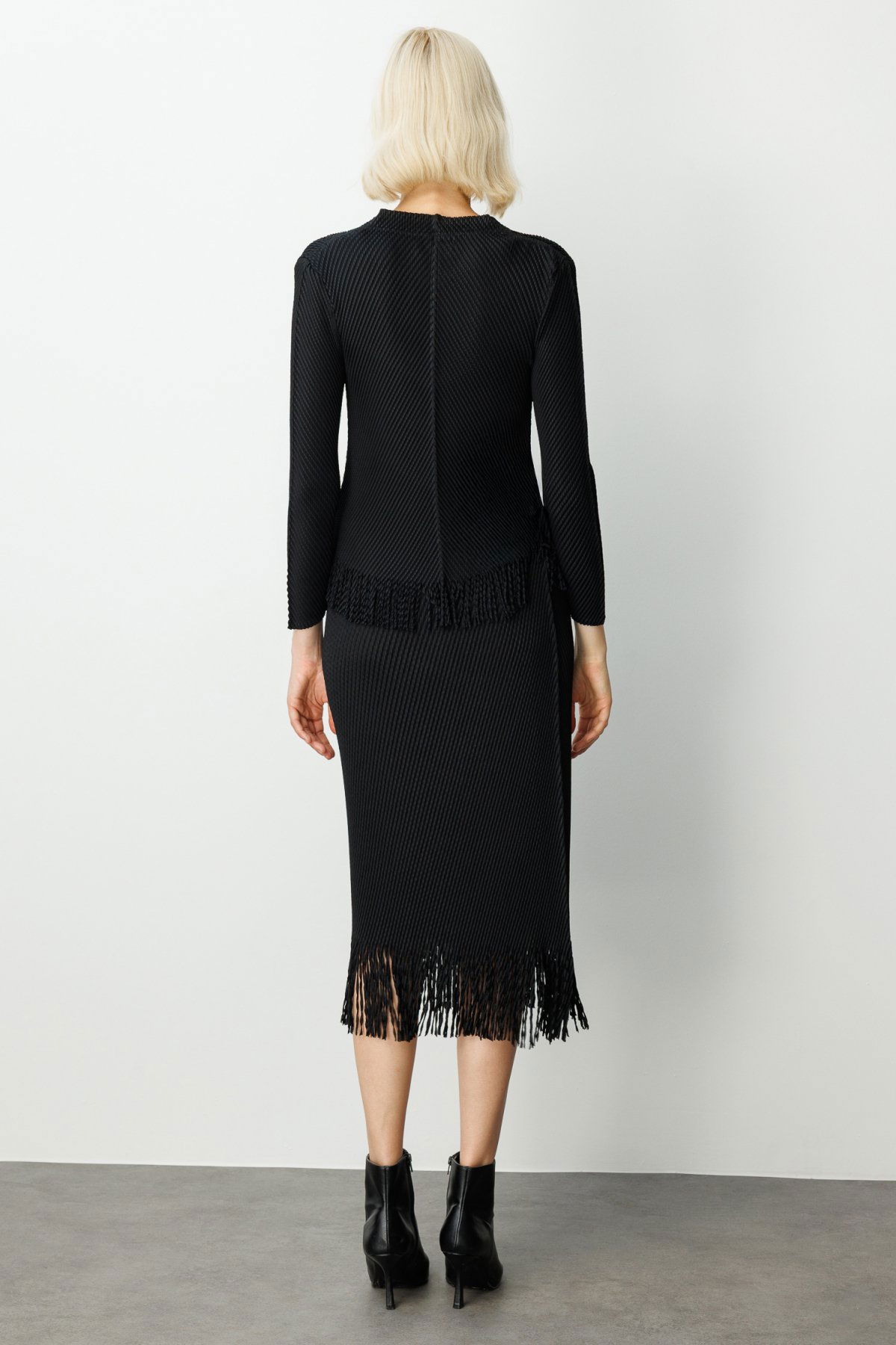 Ekol Kadın Kelebek Aksesuarlı Püsküllü Bluz 3909 Siyah - 3