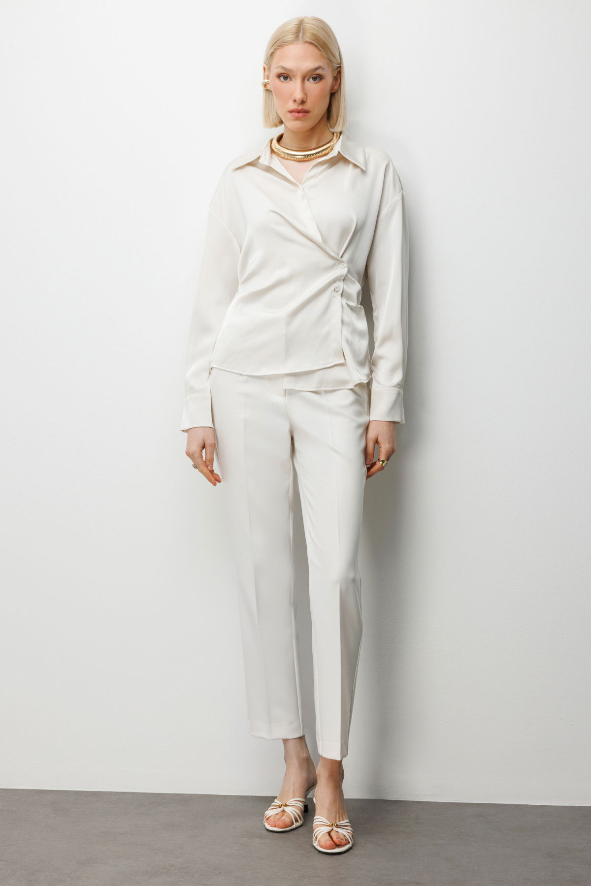 Ekol Kadın Kruvaze Yaka Bağcıklı Gömlek 2862 İnci - 3