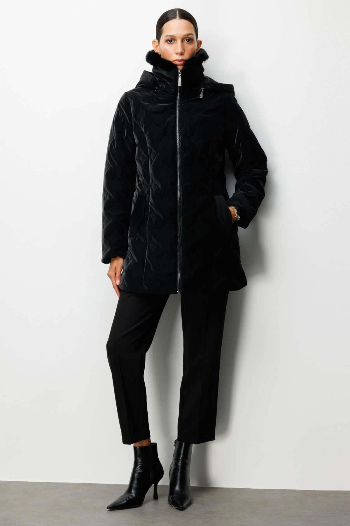 Ekol Kadın Yakası Kürklü Desenli Şişme Mont 6619 Siyah - 3