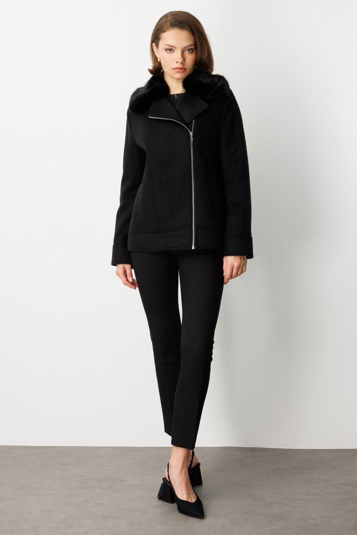 Ekol Kadın Yakası Kürklü Kruvaze Mont 6085 Siyah - 4