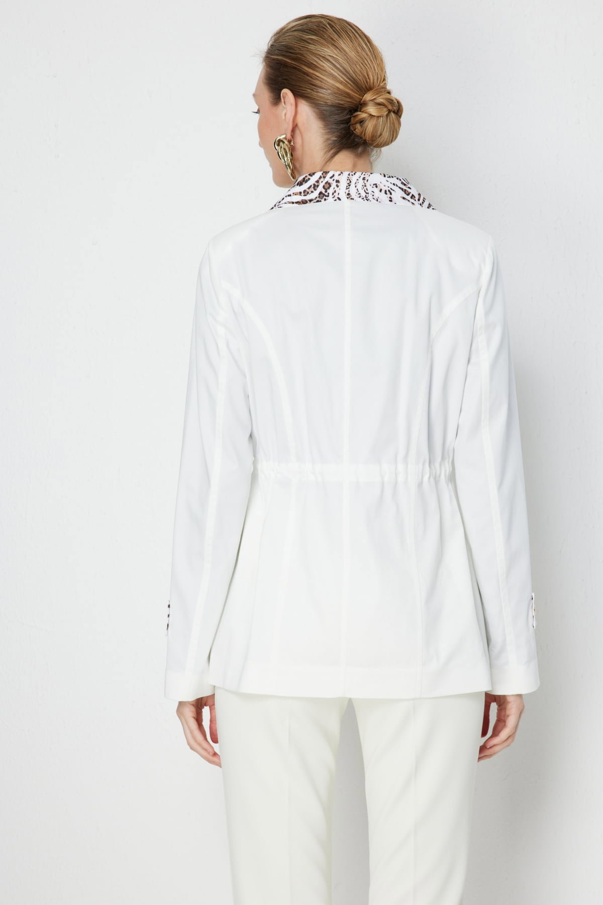 Ekol Kadın Yakası Leopar Desenli Apoletli Trenç 7044 Ekru - 5