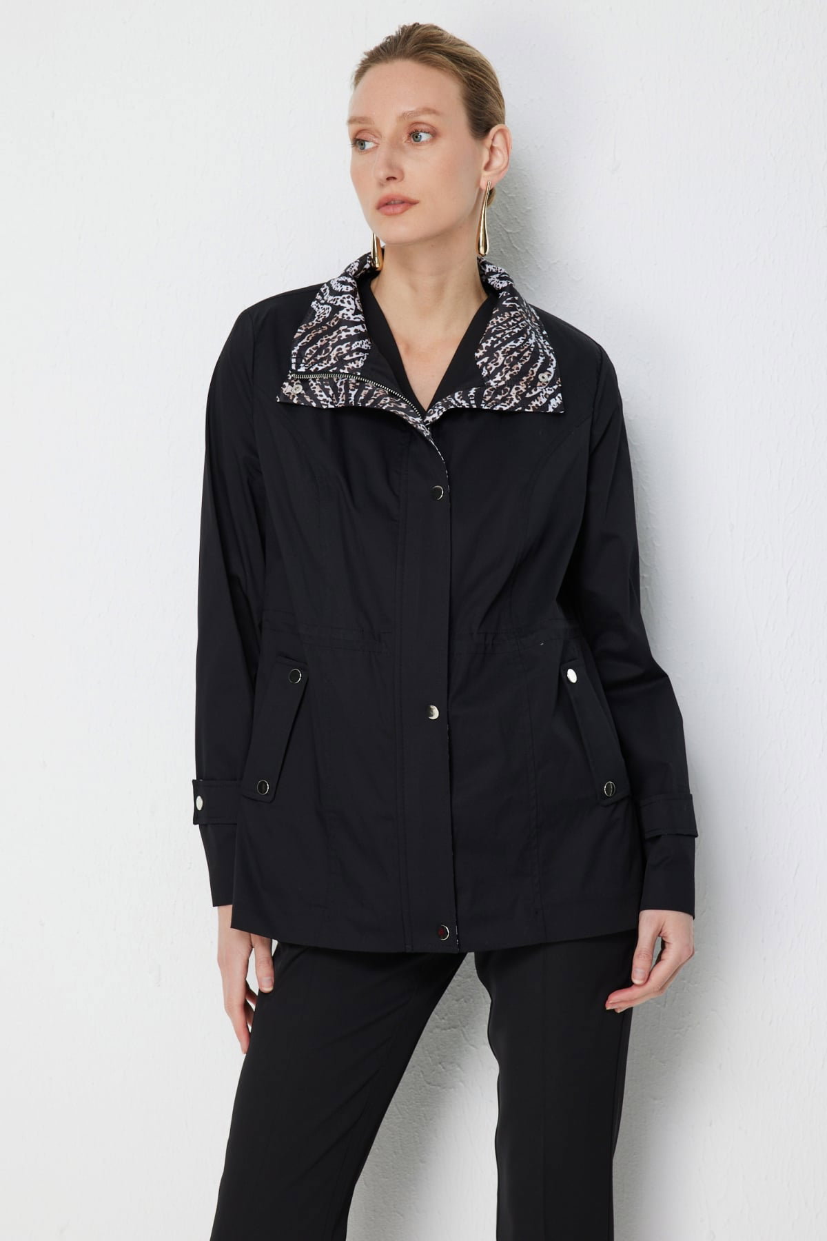 Ekol Kadın Yakası Leopar Desenli Apoletli Trenç 7044 Siyah - 1