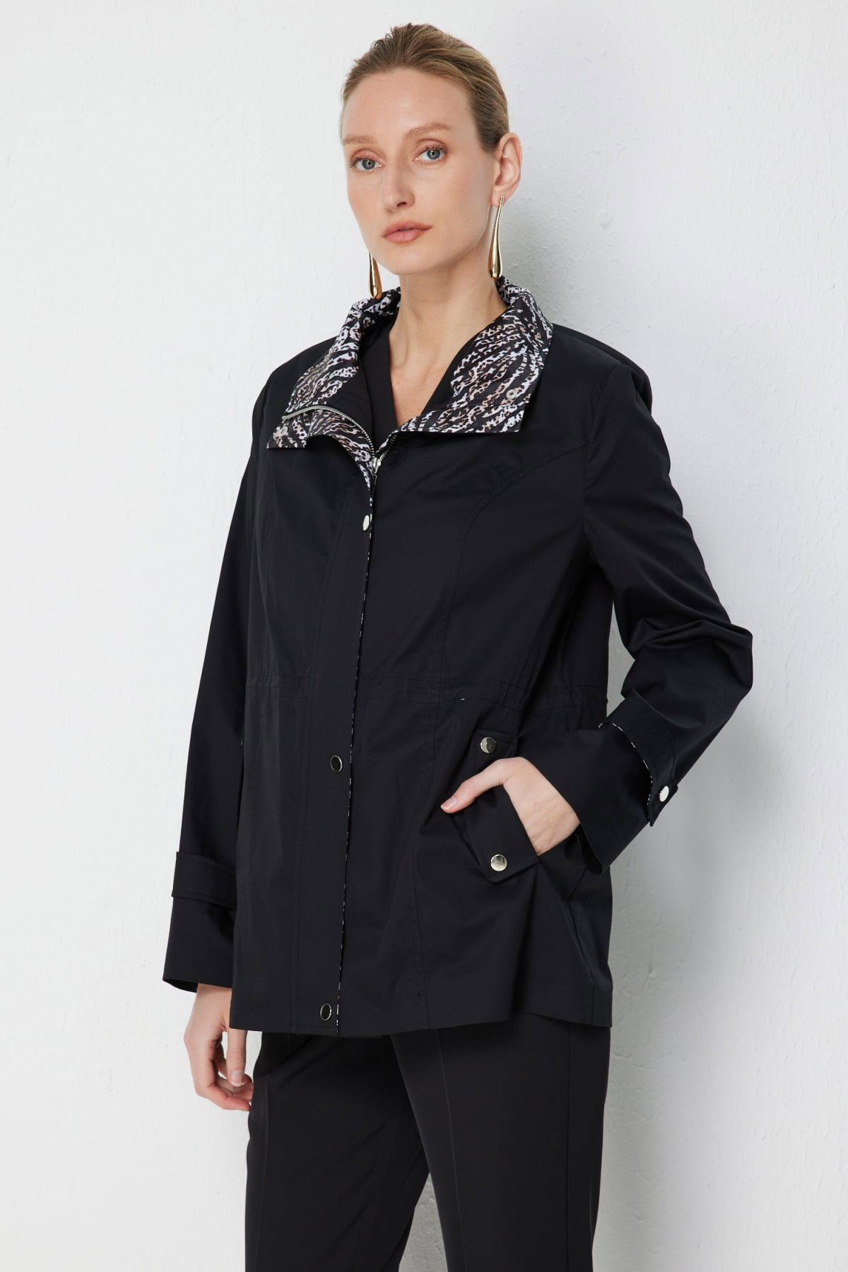 Ekol Kadın Yakası Leopar Desenli Apoletli Trenç 7044 Siyah - 3