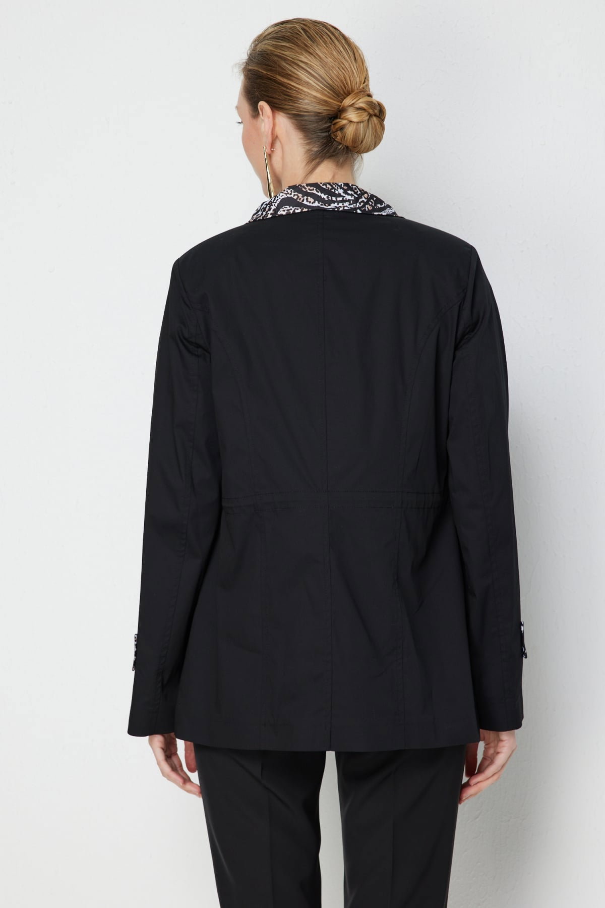 Ekol Kadın Yakası Leopar Desenli Apoletli Trenç 7044 Siyah - 5