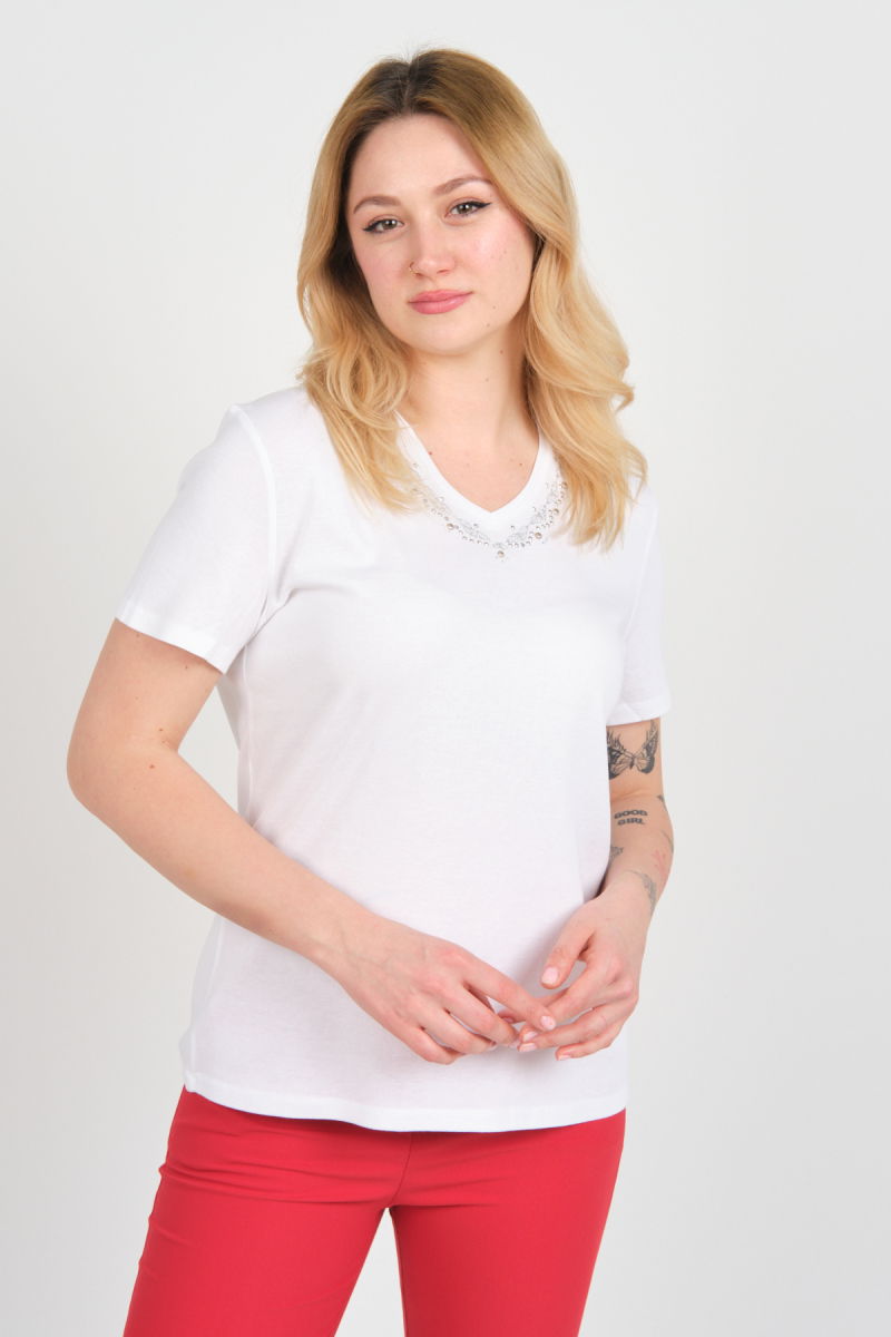 Ella Camelia Kadın Yakası Taş ve Süs İşlemeli Kısa Kollu Pamuklu Bluz 24E002 Beyaz 