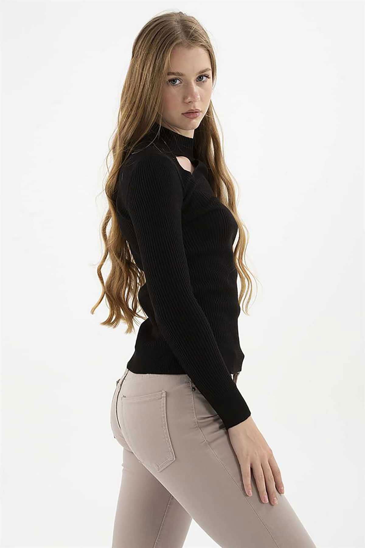 Fashion Friends Kadın Pencere Detaylı Kazak 23K0167K1 Siyah - 3