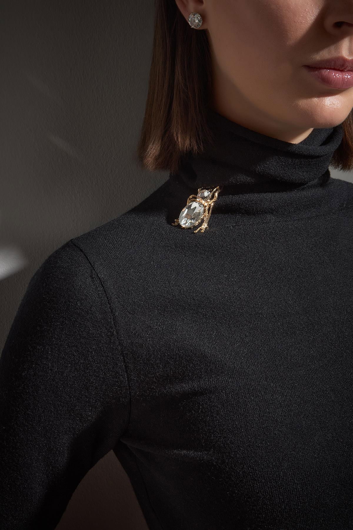 Join Us Kadın Arı Broş Detaylı Triko Kazak W139 Siyah - 4