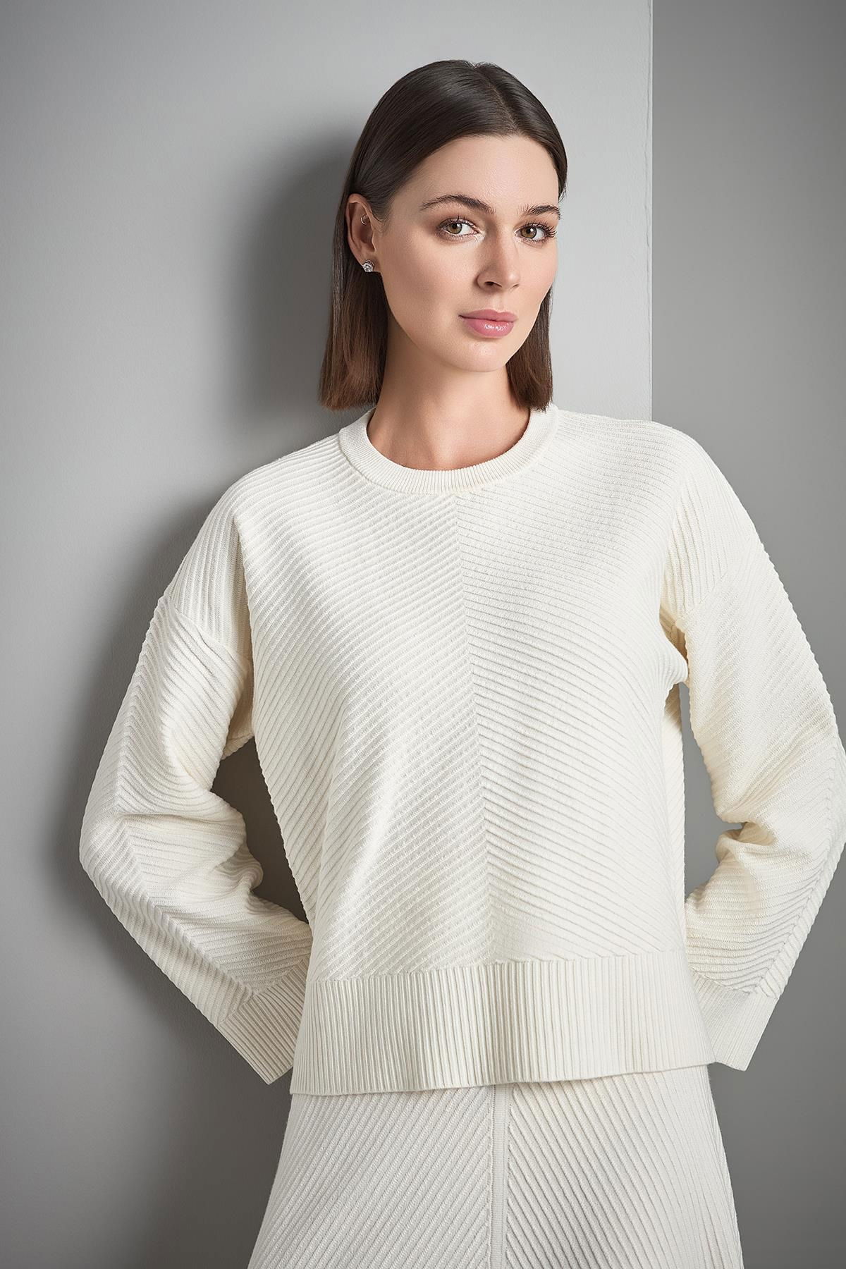 Join Us Kadın Bisiklet Yaka Verev Desenli Triko Kazak W132 Ekru - 1