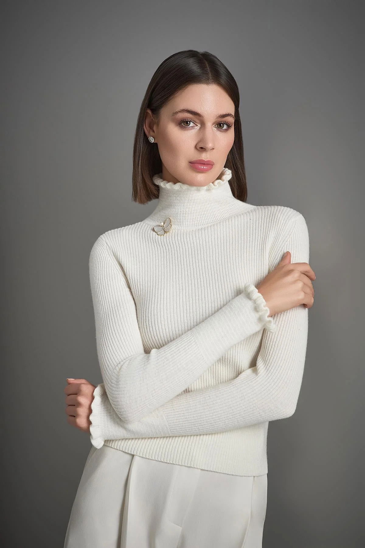 Join Us Kadın Dik Yaka Kelebek Broş Detaylı Triko Kazak W112 Ekru - 2