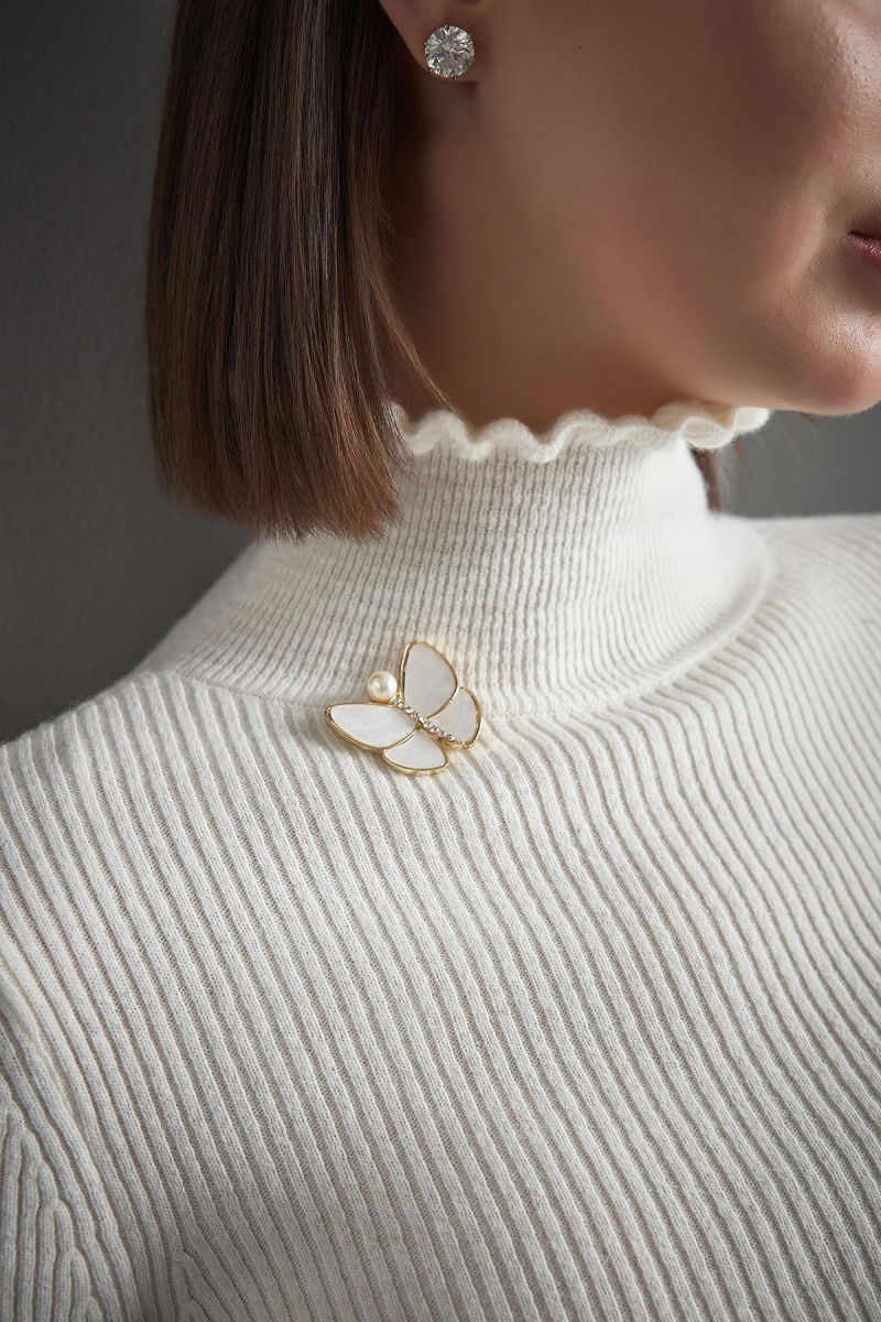 Join Us Kadın Dik Yaka Kelebek Broş Detaylı Triko Kazak W112 Ekru - 3