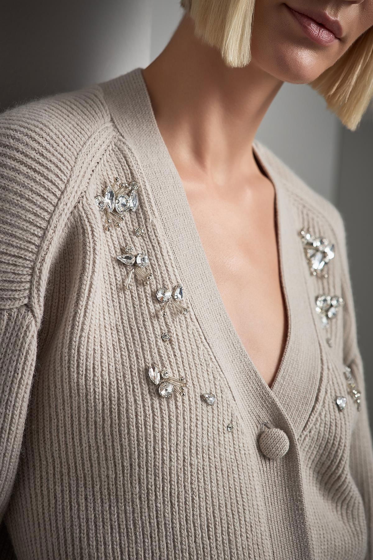 Join Us Kadın El İşi Taş İşlemeli Triko Hırka W097 Bej - 4