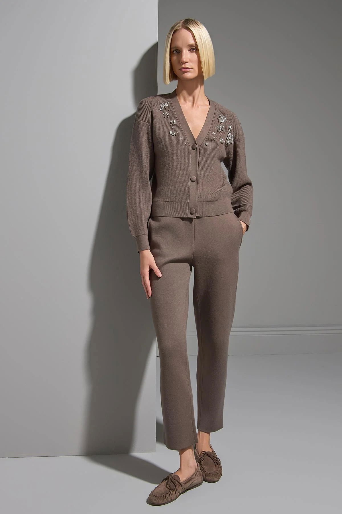 Join Us Kadın El İşi Taş İşlemeli Triko Hırka W189 Kahverengi - 1