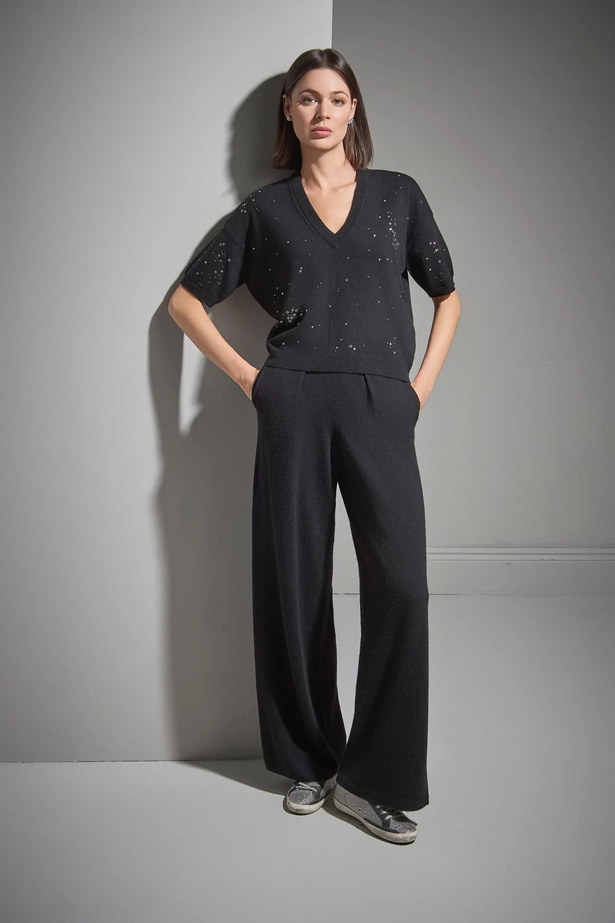 Join Us Kadın V Yaka Taş Baskılı Triko Kazak W198 Siyah - 1