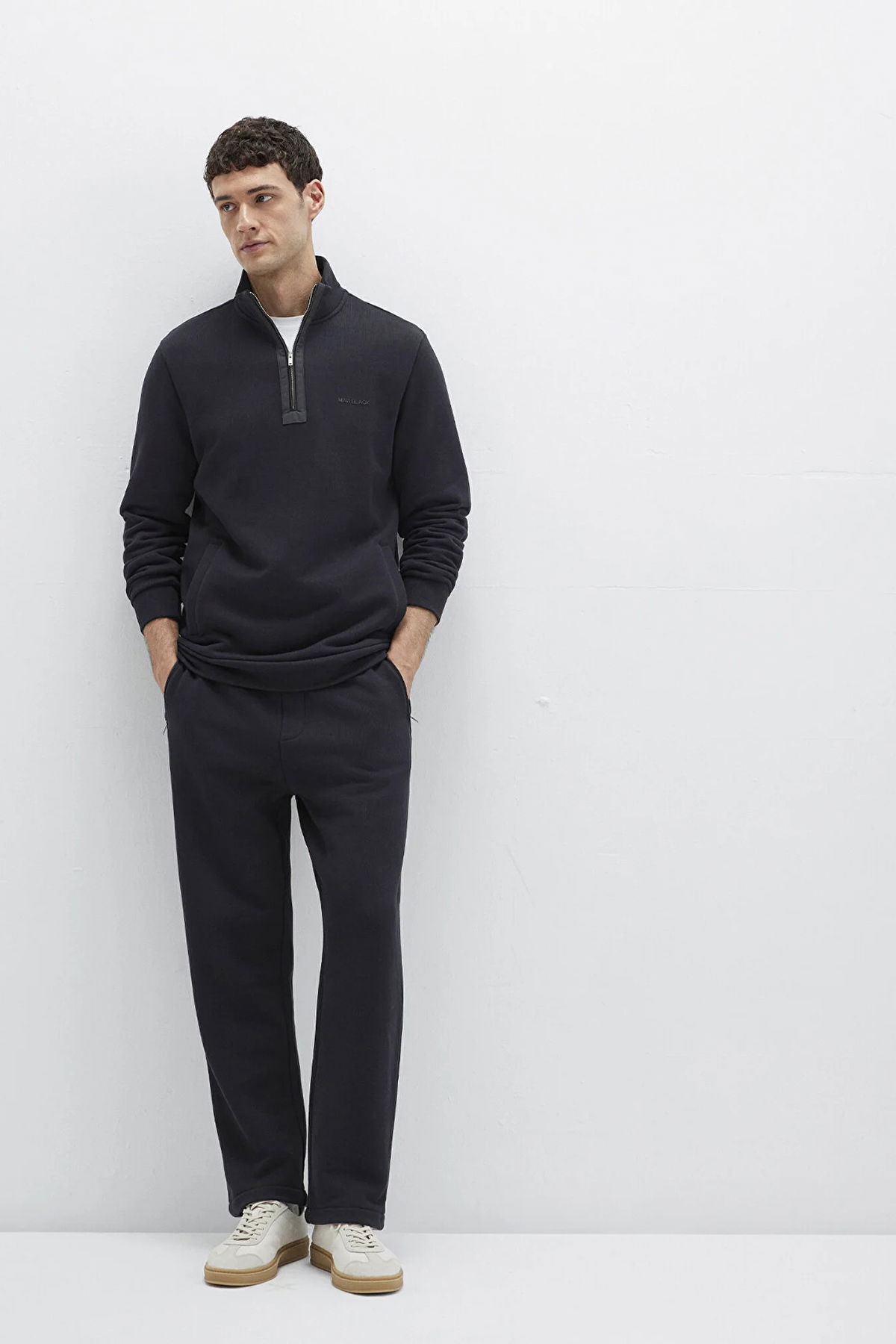 Mavi Erkek Belden Bağlamalı Düz Paça %100 Pamuk Eşofman Altı M0010523 Siyah - 1