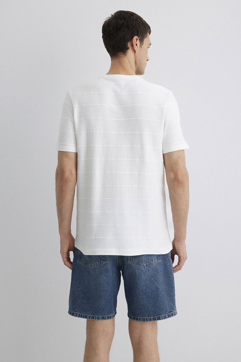 Mavi Erkek Çizgi Detaylı T-Shirt M0611409-70057 Kırık Beyaz - 4