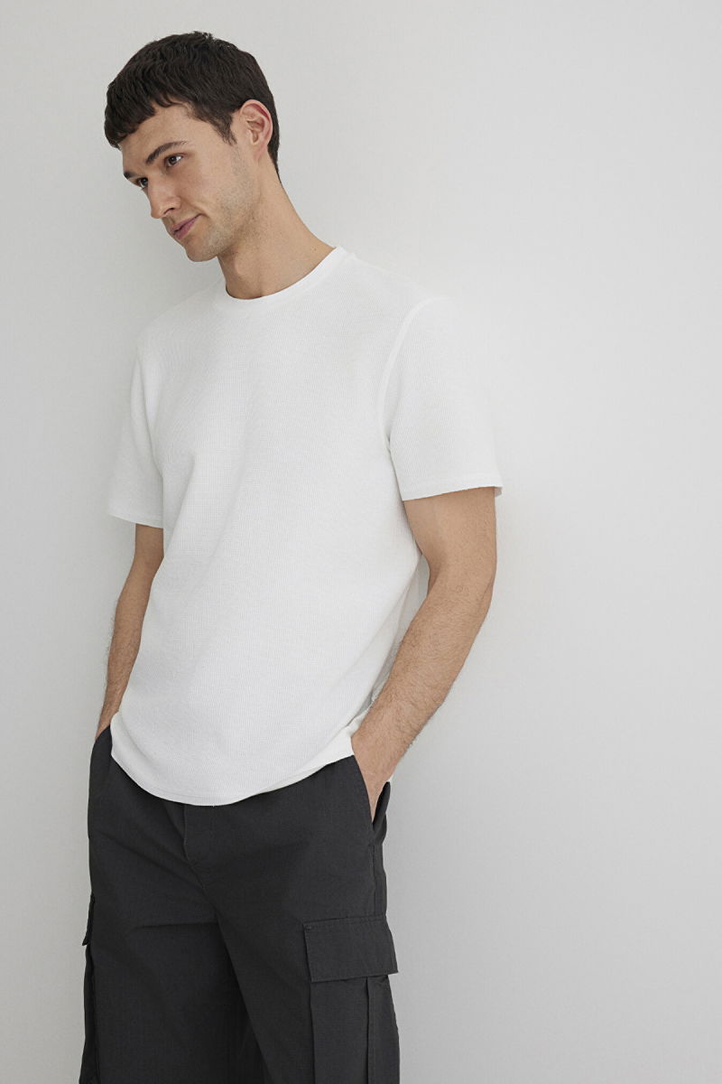 Mavi Erkek Dokulu Basic T-Shirt M0610277 Kırık Beyaz - Mavi