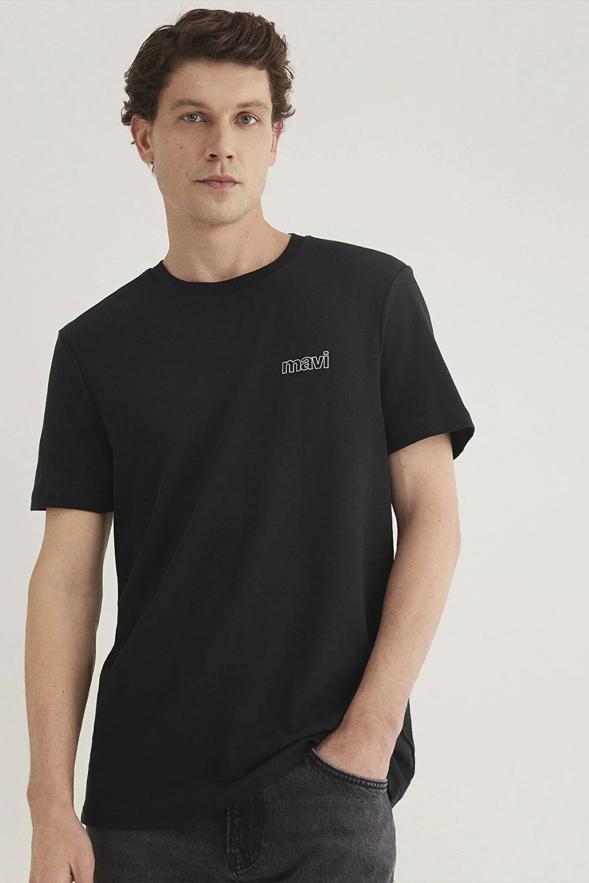 Mavi Erkek Logo Baskılı Bisiklet Yaka %100 Pamuk T-Shirt M0610360-900 Siyah - 1