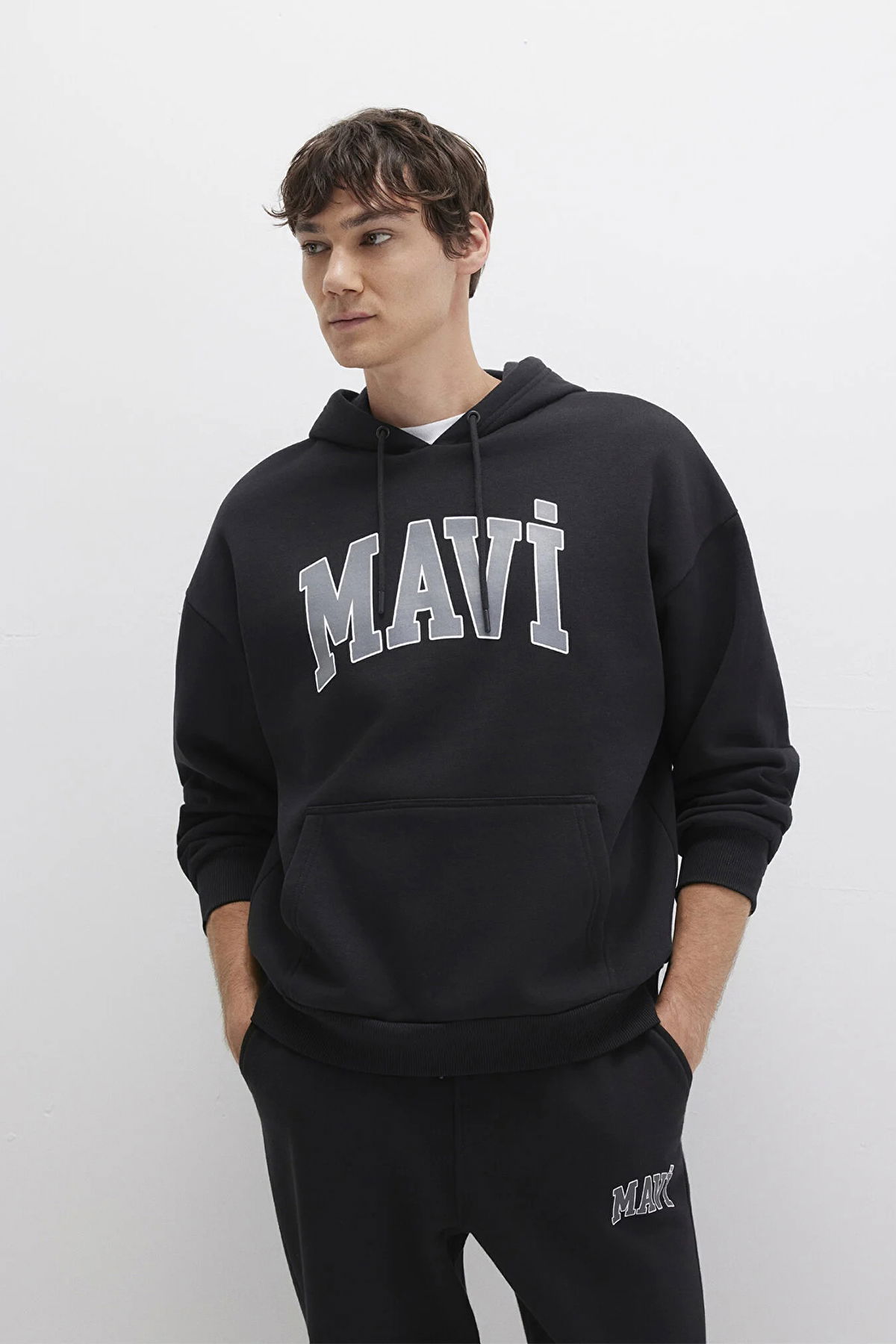 Mavi Erkek Logo Baskılı Kapüşonlu Sweatshirt M067149 Siyah - 1