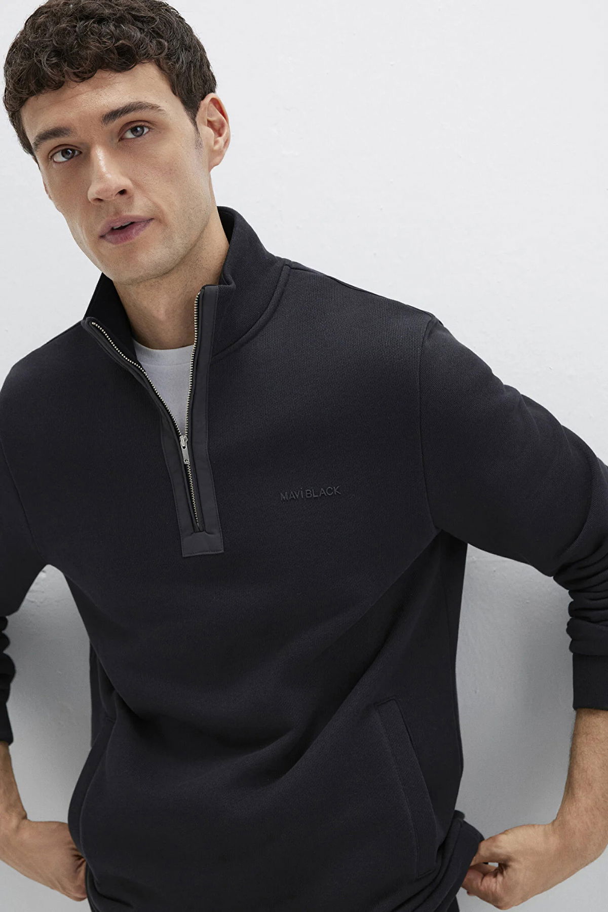 Mavi Erkek Yarı Fermuarlı Dik Yaka Sweatshirt M0S10477 Siyah - 1