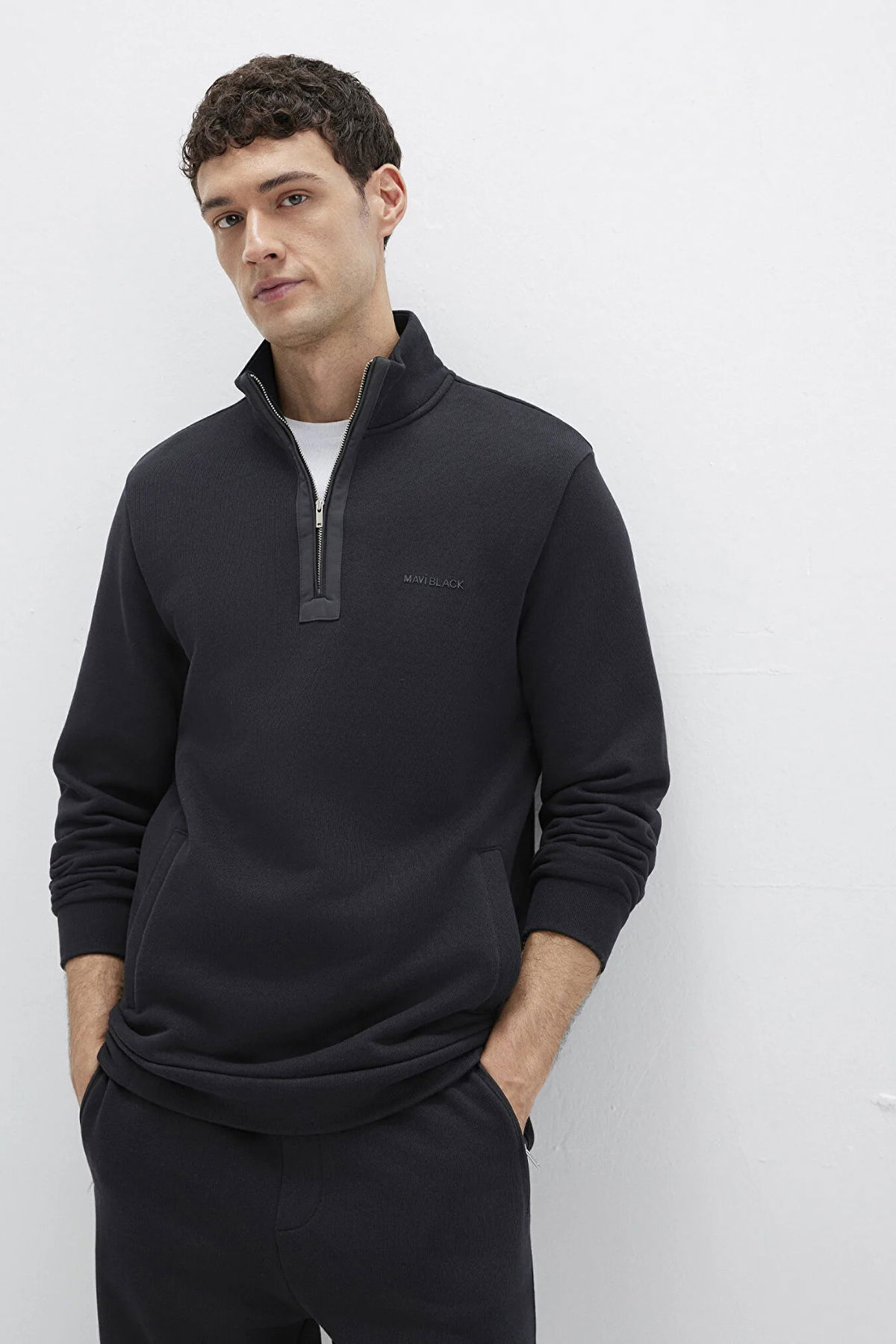 Mavi Erkek Yarı Fermuarlı Dik Yaka Sweatshirt M0S10477 Siyah - 2