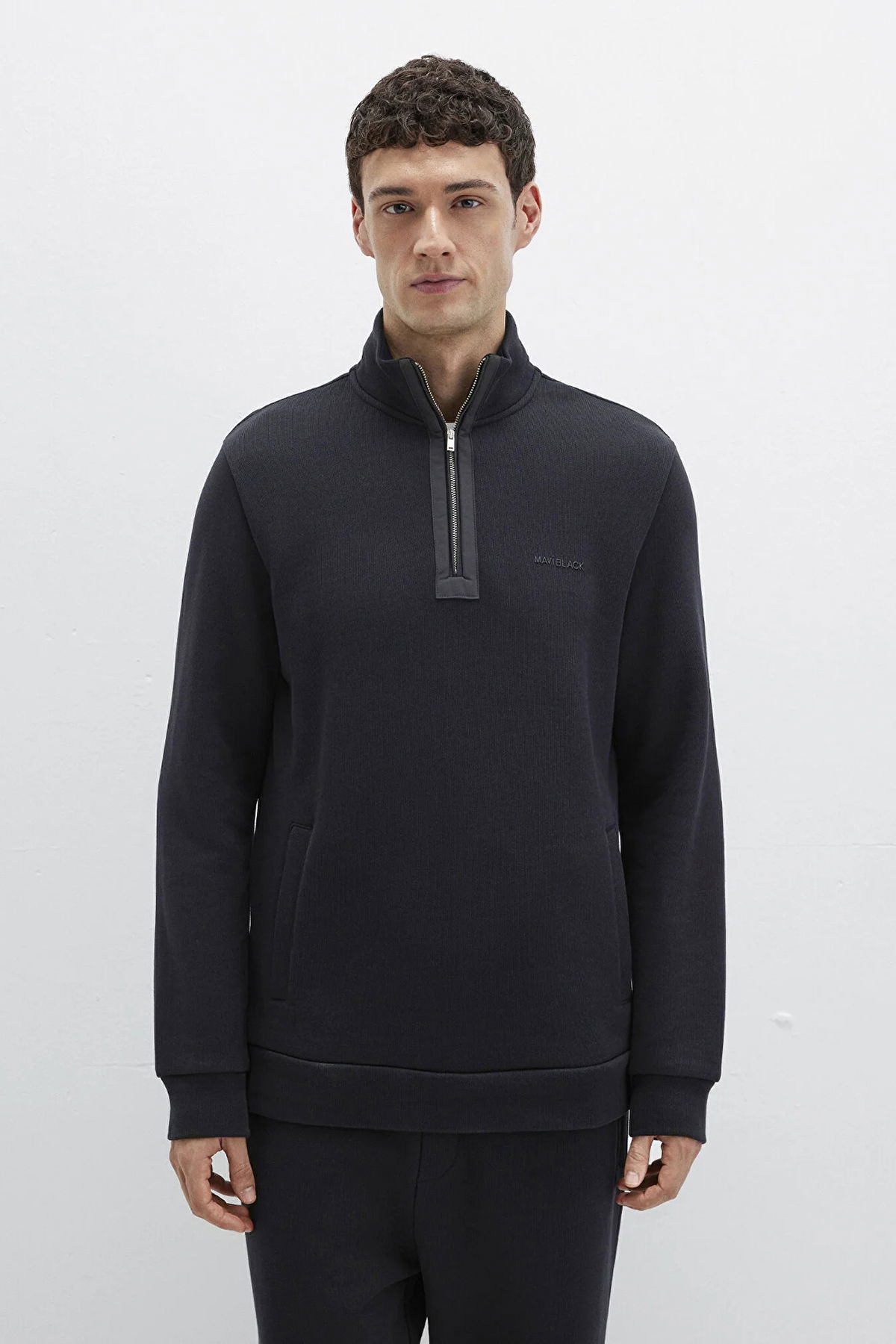 Mavi Erkek Yarı Fermuarlı Dik Yaka Sweatshirt M0S10477 Siyah - 4